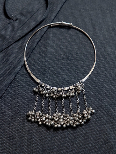 

creyons by mansi Silver-Toned Ghunghroo Necklace