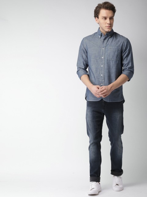 

Celio Men Blue Solid Chambray Shirt