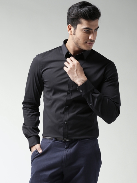 

Celio Men Black Slim Fit Solid Semiformal Shirt