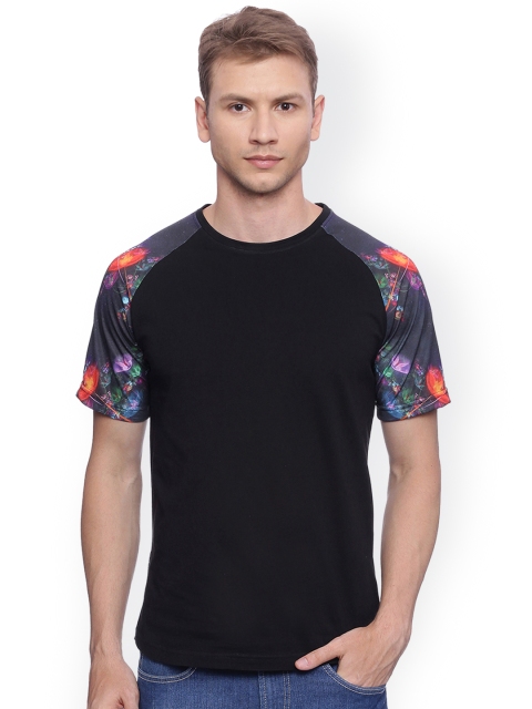 

Blue Saint Men Black Printed Round Neck T-shirt