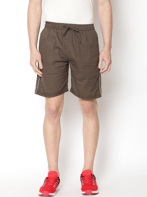 

V2 Value & Variety Men Green Shorts