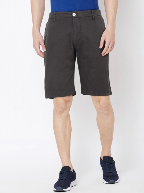 

V2 Value & Variety Men Green Sports Shorts