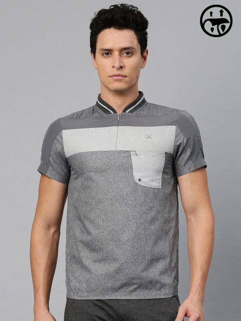 

HRX by Hrithik Roshan Men Grey Self Design RAPID-DRY T-Shirt