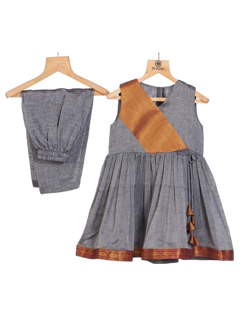 

myRiti Girls Grey Printed Kurta with Trousers