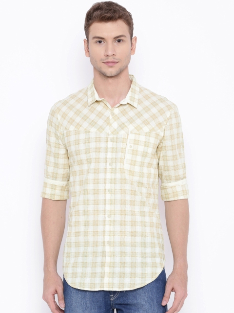 

Voi Jeans Men Beige Slim Fit Checked Casual Shirt