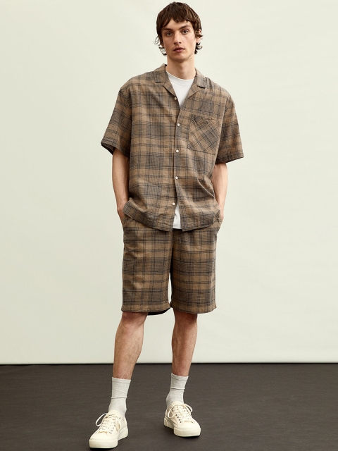 

H&M Men Beige Checked Relaxed Fit Linen-Blend Shorts