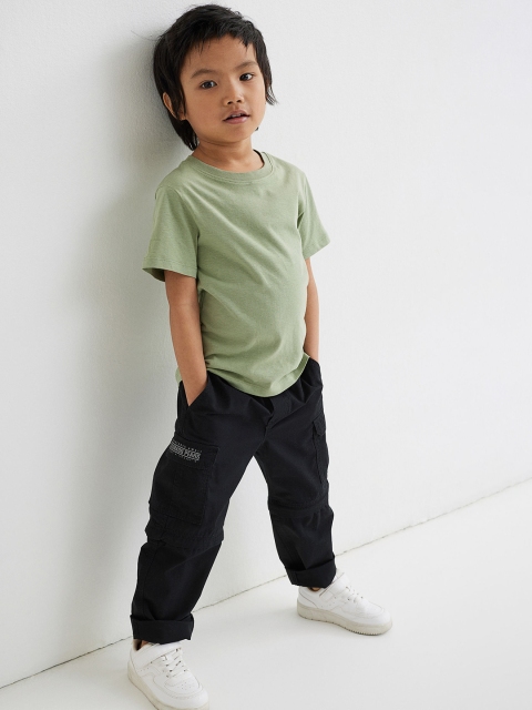 

H&M Boys Black Solid Relaxed Fit Cotton Zip-Off Cargo