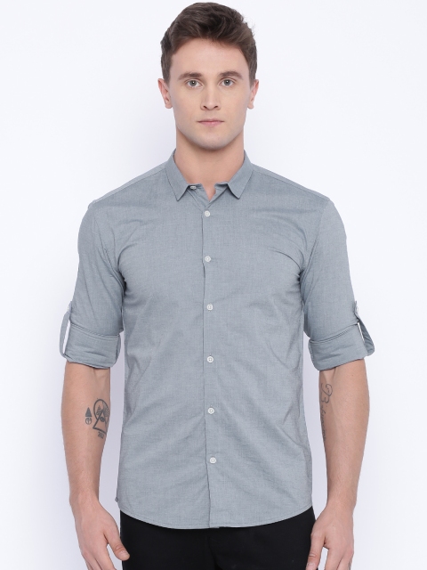 

Voi Jeans Men Blue Solid Casual Shirt