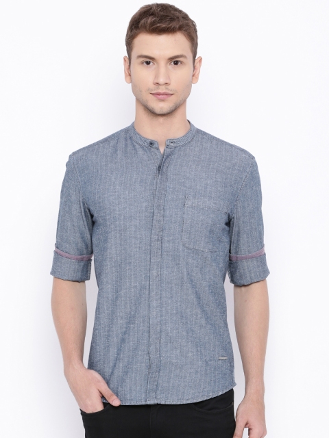 

Voi Jeans Men Blue Casual Shirt