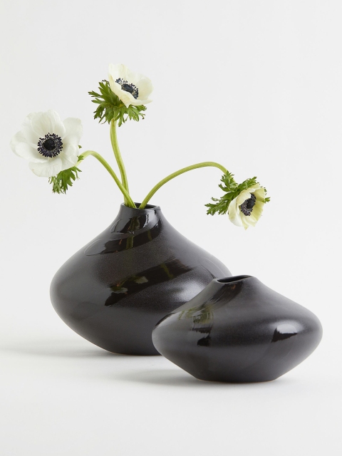 

H&M Black Solid Large Stoneware Vase