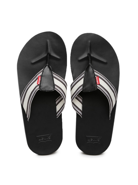 

Levis Men Beige & Grey Sandals