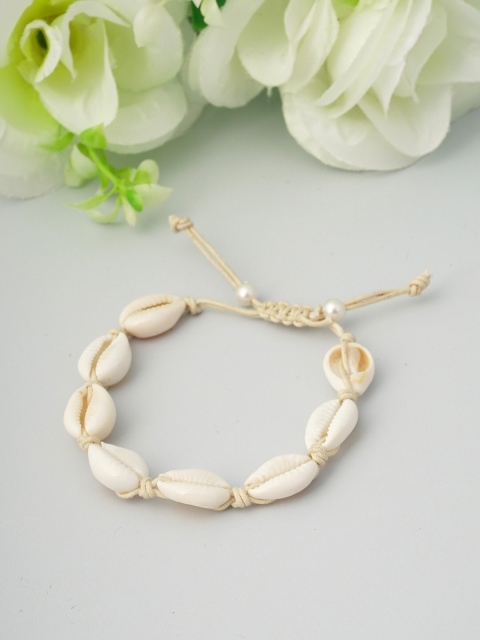 

Urmika White Sea Shell Anklet