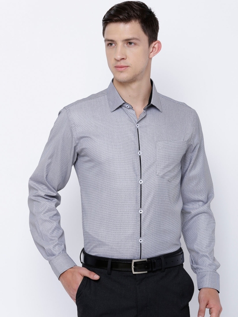 

Mark Taylor Men White & Black Slim Fit Formal Shirt