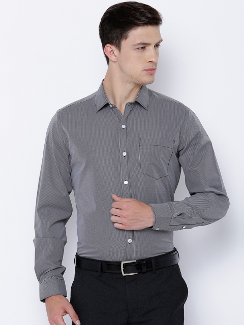 

Mark Taylor Men Black Checked Slim Fit Formal Shirt