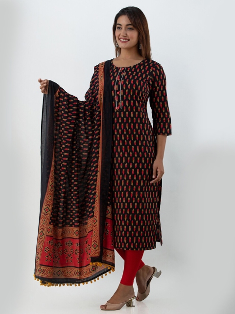 

SKY SHOPPIE Women Black & Maroon Geometric Printed Kurta