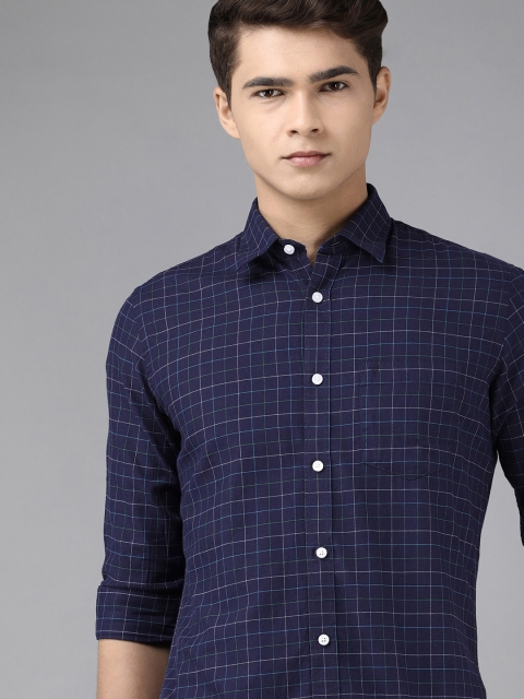 

Van Heusen Sport Men Navy Blue Slim Fit Checked Pure Cotton Casual Shirt