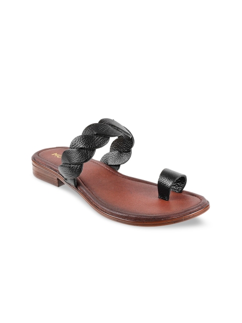 

Mochi Women Black Textured One Toe Flats