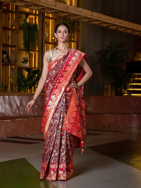 

BEATITUDE Maroon & Gold-Toned Woven Design Silk Blend Saree