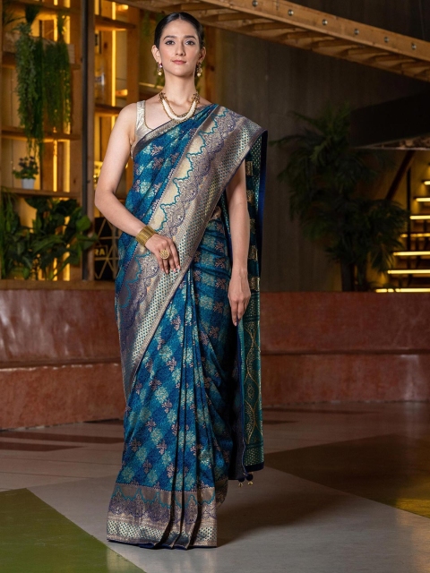 

BEATITUDE Blue & Gold-Toned Ethnic Motifs Silk Blend Saree