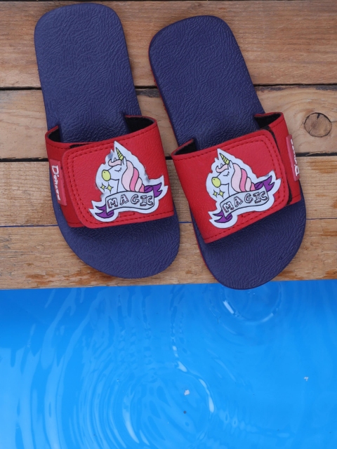 

DChica Girls Navy Blue & Red Printed Sliders