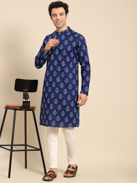 

Amodh by Kisah Men Blue Printed Kurta with Churidar, Navy blue