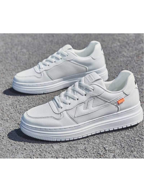 

JOKATOO Men White Textured Sneakers
