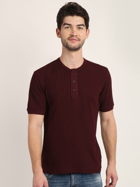 

COLVYNHARRIS JEANS Men Maroon Henley Neck T-shirt