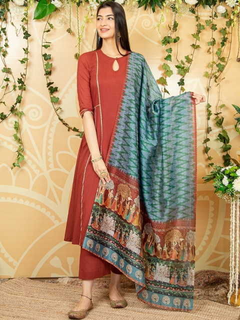 

Ambraee Women Brown & Green Solid Kurta With Trousers & Dupatta