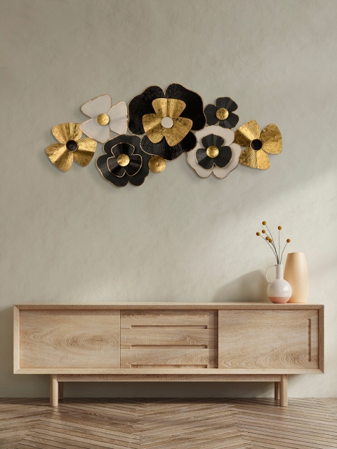 

green girgit Black & Gold-Toned Textured Blossom Metal Wall Dcor