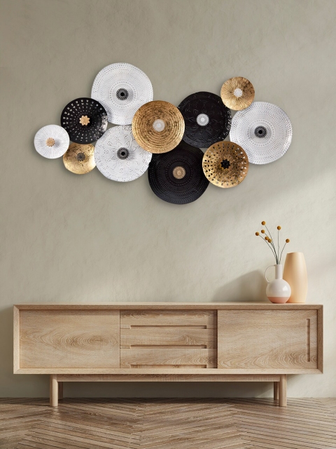 

green girgit Black & White Printed Metal Wall Decor