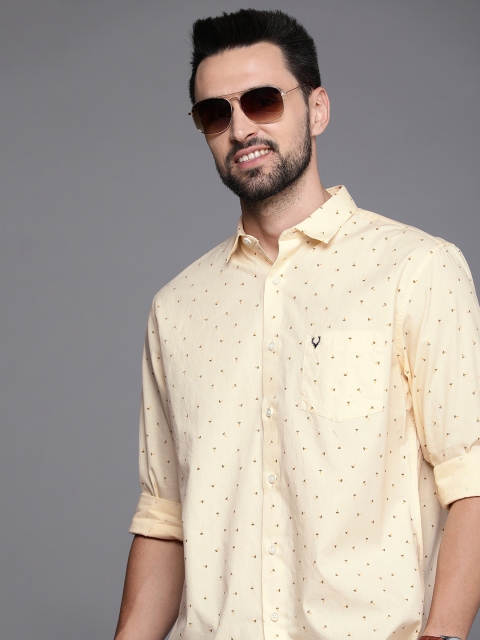 

Allen Solly Men Yellow & Green Sport Fit Floral Printed Pure Cotton Casual Shirt
