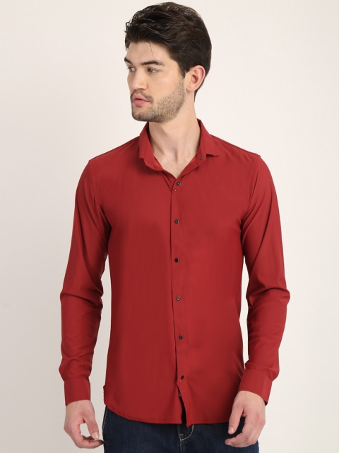 

COLVYNHARRIS JEANS Men Maroon Comfort Solid Stretchable Slim Fit Casual Shirt