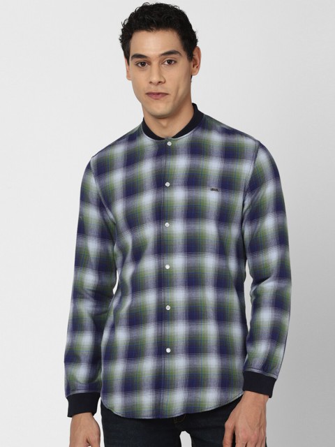 

Peter England Casuals Men Navy Blue Slim Fit Checked Casual Shirt