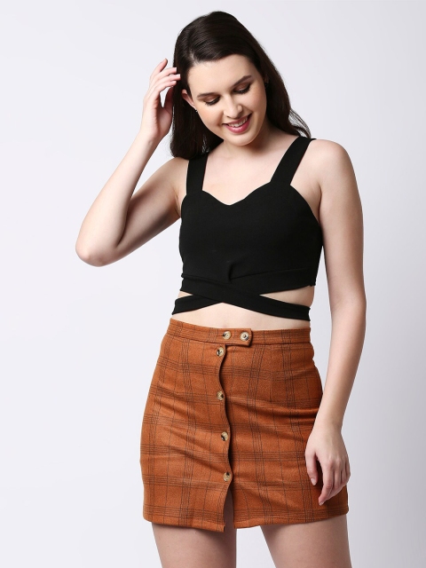 

LYKKEIN Black Criss Cross Crop Top