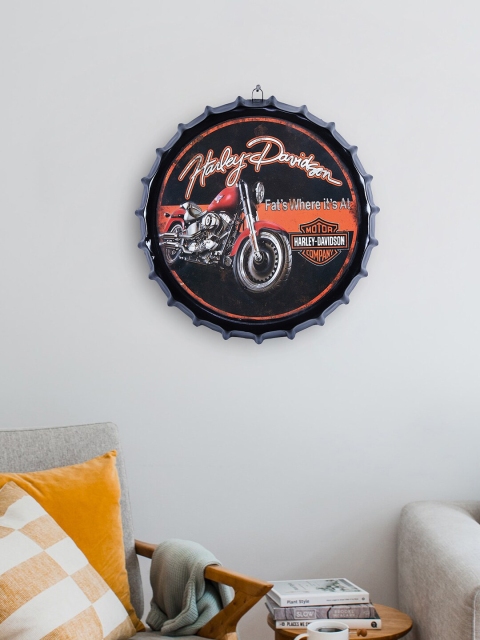 

HomeTown Unisex Black Wall Decor