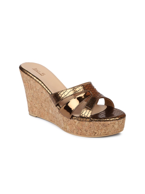 

Inc 5 Women Gold-Toned Wedge Heels