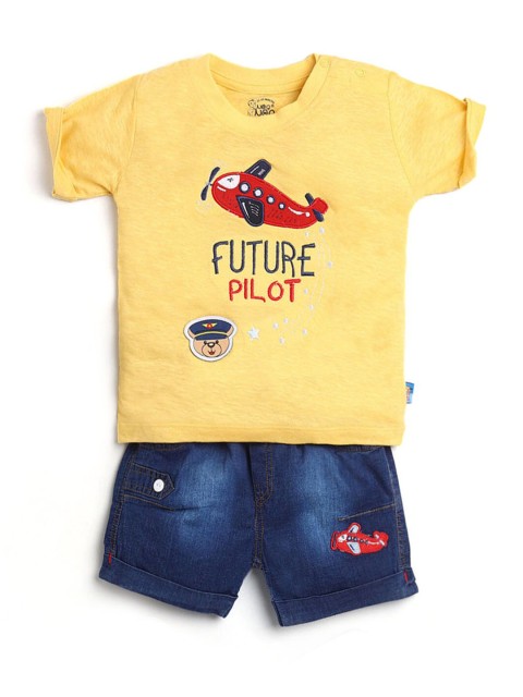 

Hopscotch Boys Yellow Printed T-shirt with Shorts