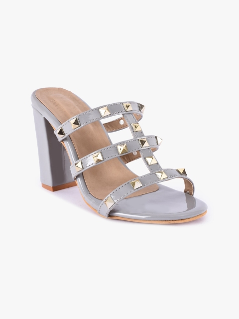 

BuckleUp Grey Block Sandals
