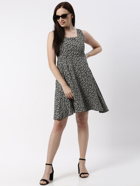 

kriatma Black Dress
