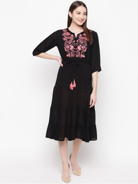 

Napra Women Black & Pink Floral Embroidered Pure Cotton Kurta
