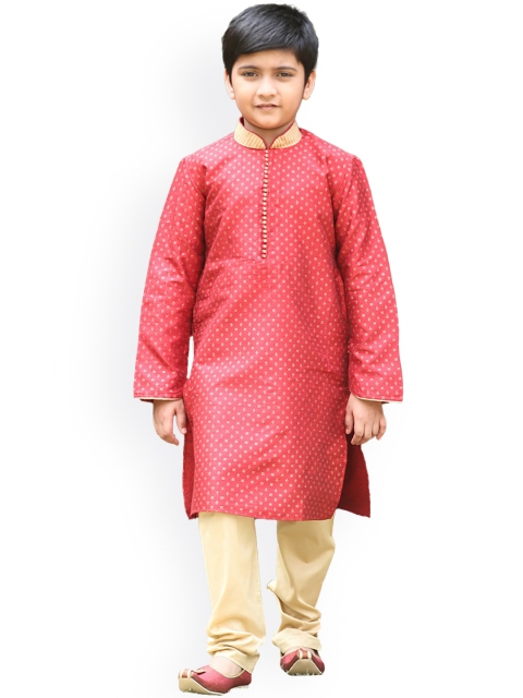 

Manyavar Boys Maroon Ethnic Motifs Kurta Set