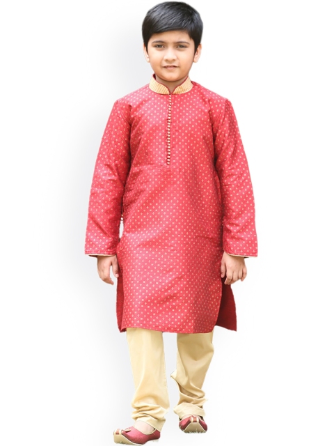 

Manyavar Boys Maroon Ethnic Motifs Kurta with Pyjamas