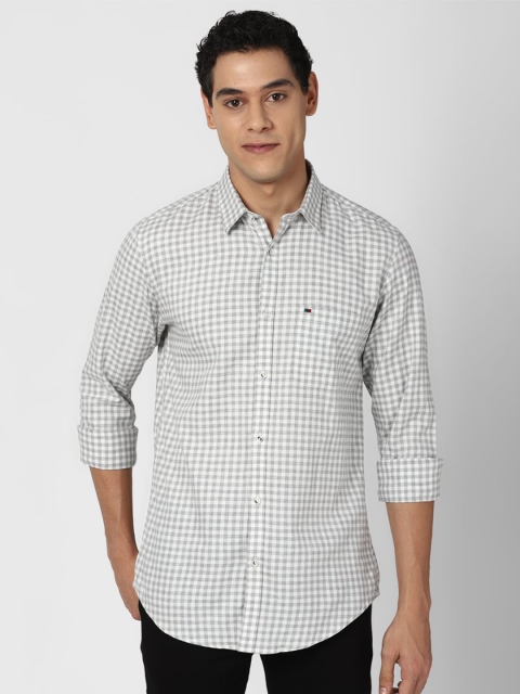 

Peter England Casuals Men Grey Slim Fit Gingham Checked Casual Shirt