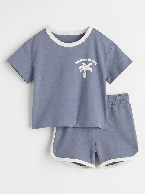 

H&M Boys Blue & White Solid Round Neck 2-Piece Cotton Set