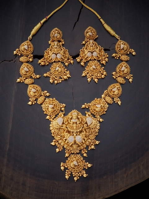 

Kushal's Fashion Jewellery White & Gold-Toned Gold-Plated Antique Jewellery Set