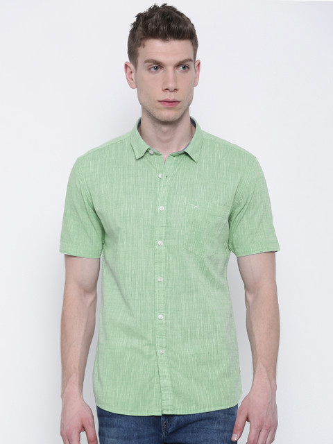 

Flying Machine Men Green Solid Casual Shirt