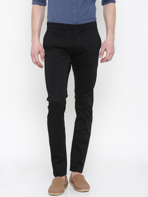 

Flying Machine Men Black Solid Slim Tapered Fit Chinos