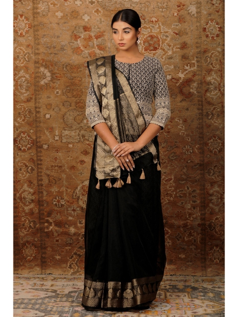 

Geroo Jaipur Black & Gold-Toned Woven Design Zari Organza Heavy Work Saree