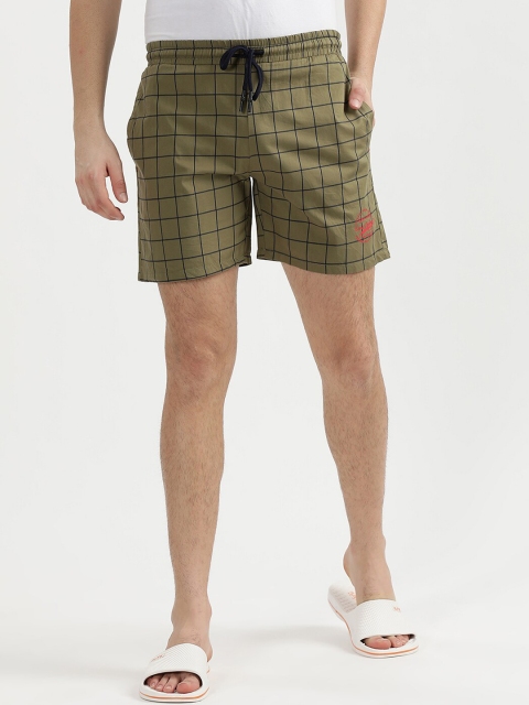 

V2 Value & Variety Men Green Checked Shorts