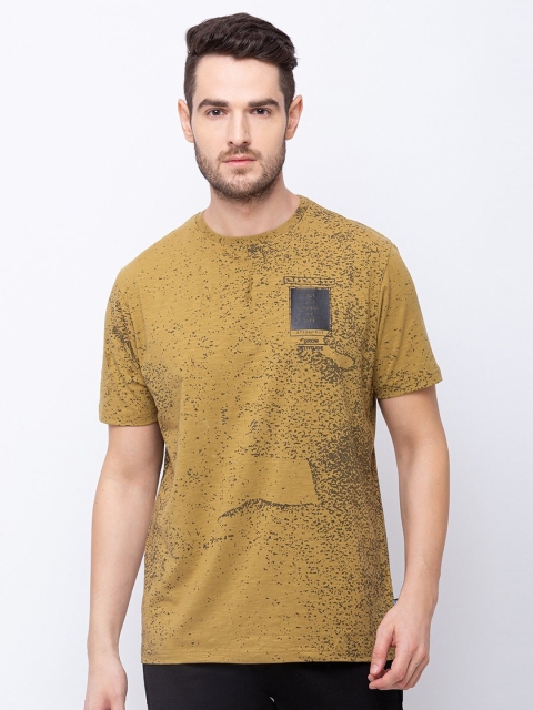 

Status Quo Men Brown Printed Henley Neck T-shirt